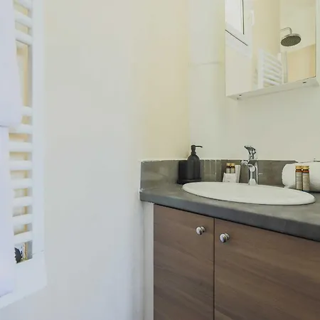 Apartment Charming Flat -1br-4p- 17e Paris
